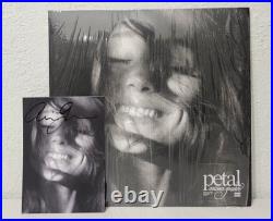 Ariana Grande Petal Signed Pearly White Vinyl Record LP Black Ink Long Signature